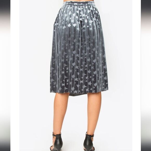 Blueish-gray velvet feel Sugar lips midi pleated skirt size S, new without tags! - Picture 2 of 12